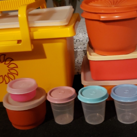 Tupperware Containers with Lids. - Picture 2 of 6